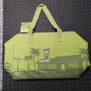 Trader Joe's Large Reusable Insulated Bag In Olive Green